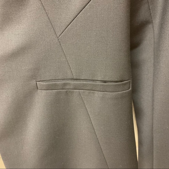 Ann Taylor Blazer. Size 2 Petite. Black. - Picture 7 of 9